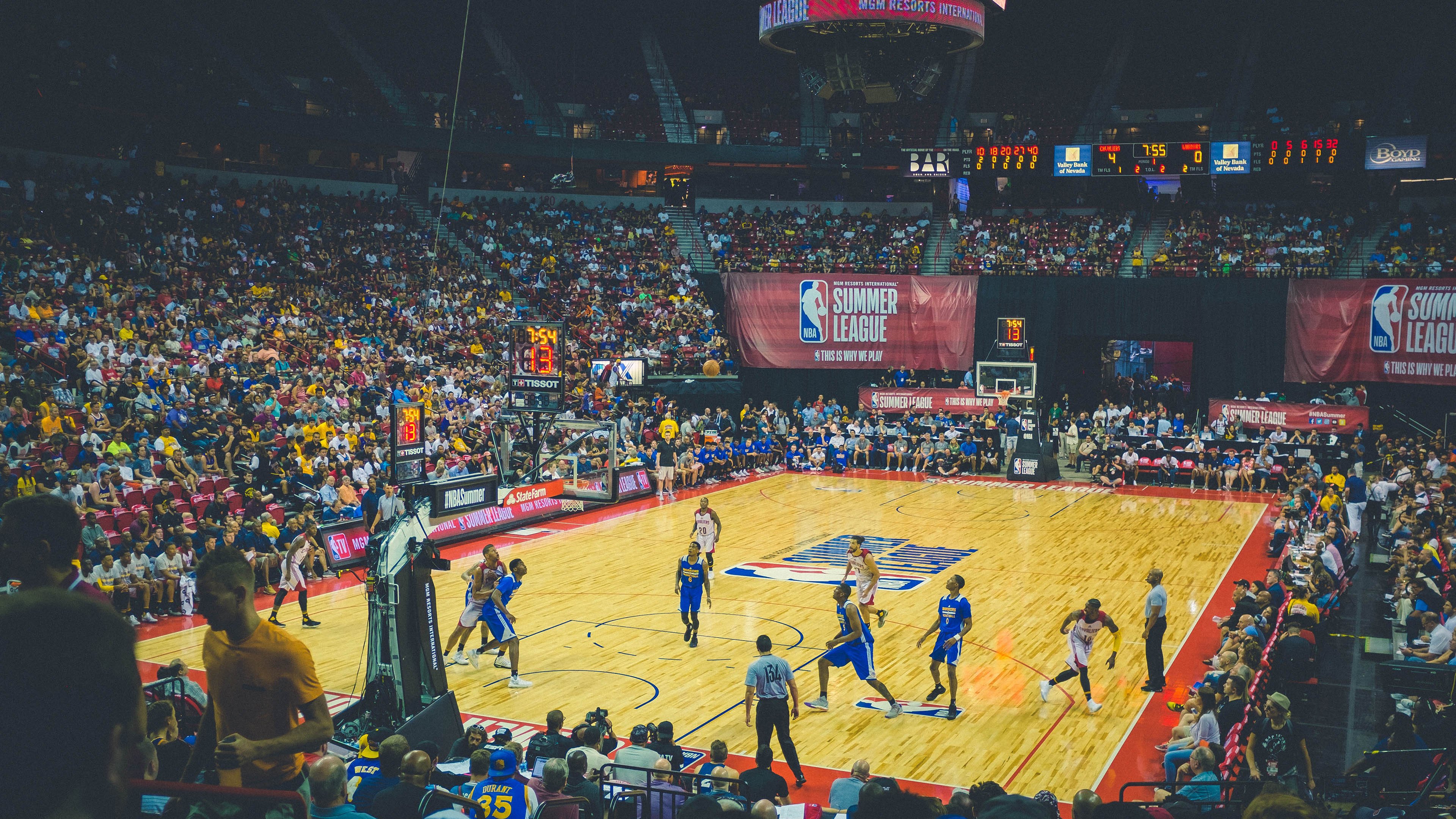 英超快节奏攻防：战术变换中不断带来惊喜，英超 节奏快