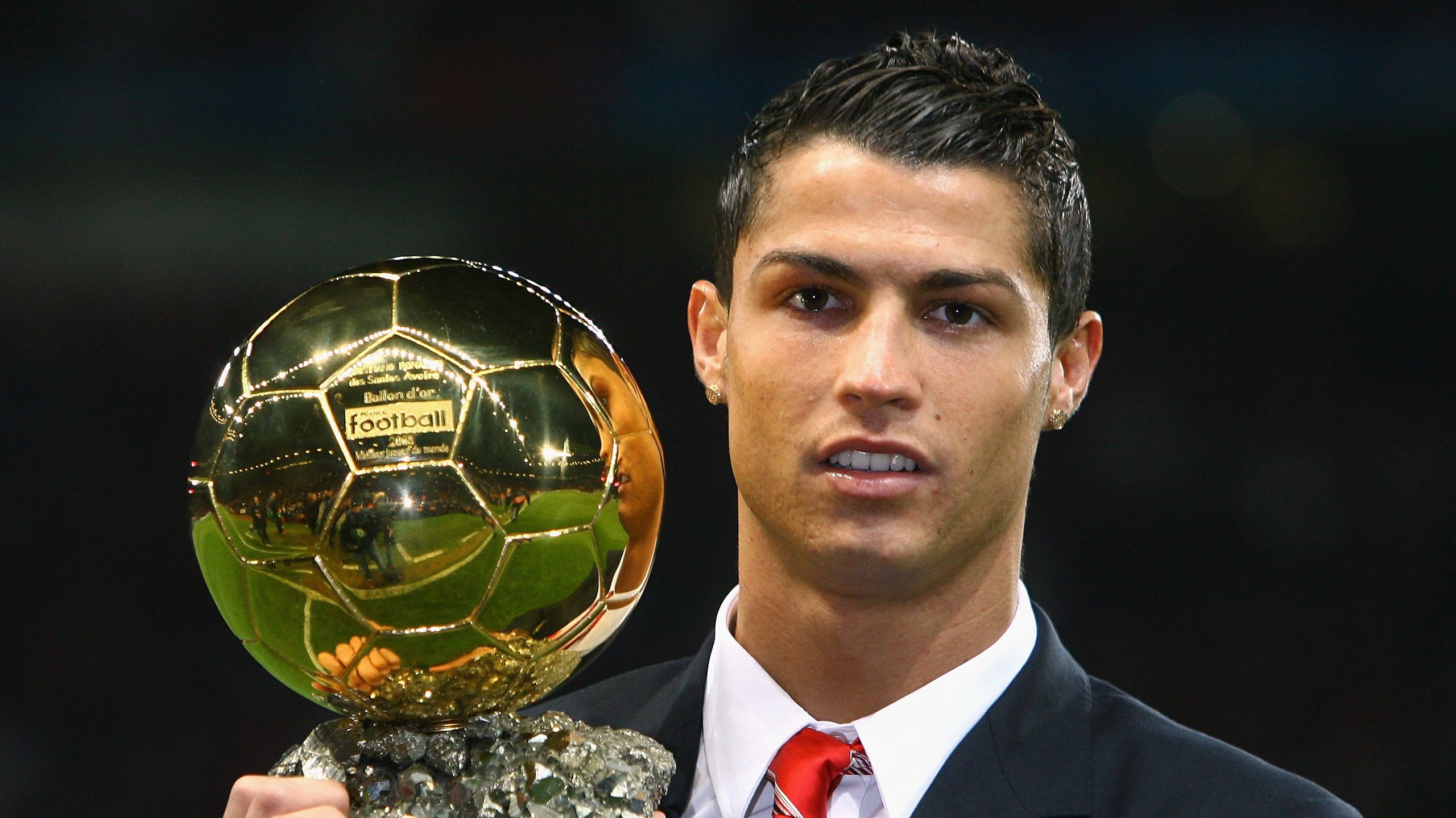 尤尔曼德：勒沃库森施压阶段韧性十足，球队值得肯定，勒沃库森著名球星